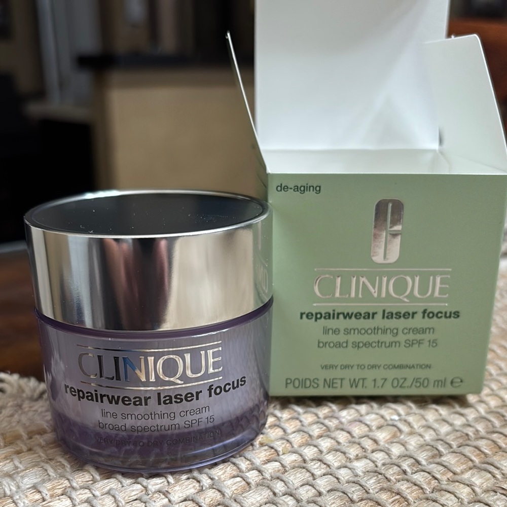 Clinique Repairwear Laser Focus Cream-NEW and unused.